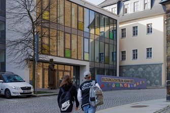 Annaberg-Buchholz ändert Grundschulbezirke mit Beginn des neuen Schuljahrs - Der Grundschulbezirk Mitte mit der Grundschule im Bildungszentrum "Adam Ries" wird größer, sodass unter anderem dort mit mehr Schulanfängern gerechnet werden kann.