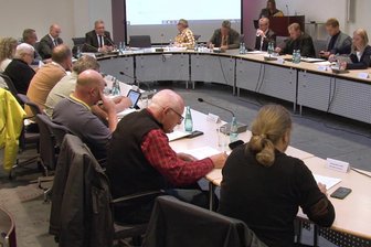 Annaberg-Buchholz bittet Vereine zur Kasse: Gebühren für Sportstätten eingeführt - Die Stadträte von Annaberg-Buchholz haben mehrheitlich bei zwei Gegenstimmen und zwei Enthaltungen die Einführung von Gebühren für die Nutzung der städtischen Sportstätten beschlossen.