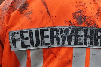 Annaberg-Buchholz: Jugendliche wirft Steine auf Feuerwehrleute -
