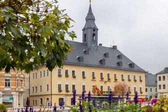 Annaberg-Buchholz verliert wegen Corona eine Million Euro Einnahmen - Das zweite Coronajahr hat in der Kreisstadt erneut Spuren im städtischen Haushalt hinterlassen. 