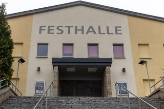 Annaberger Festhalle: Zwischen Umplanen, Impfen und Hoffen - Die Annaberger Festhalle diente 2021 als Impfzentrum. Seit der Schließung ist es dort wieder sehr ruhig geworden.