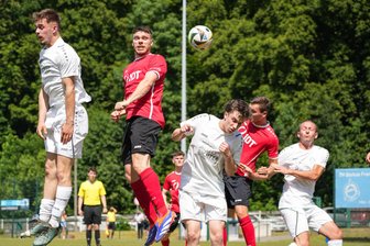 Annaberger Fußballer verabschieden sich mit Auswärtssieg und Bronze in die Sommerpause -