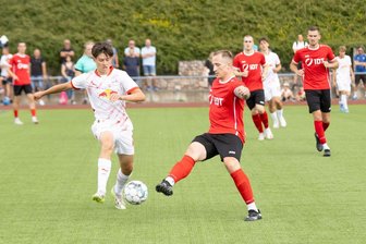 Annaberger Fußballer weiter in guter Form - Die Annaberger Fußballer um Richard Freund (r.) haben am Wochenende gleich zwei Testspiele absolviert.