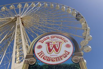 Annaberger Kät: Was Besucher beim größten Volksfest im Erzgebirge erwartet - Die Schausteller haben mit dem Aufbau begonnen. Ende nächster Woche beginnt die Annaberger Kät. Dann werden wieder Hunderttausende Besucher in der Kreisstadt erwartet.