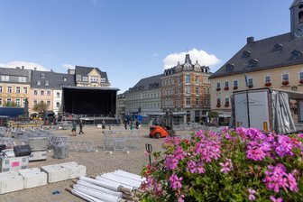 Annaberger Markt wird für eine Woche zur (fast) autofreien Zone - Der Annaberger Markt verwandelt sich wieder in ein verwunschenes Schloss.