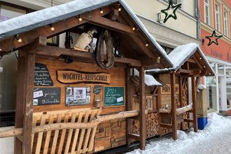 Annaberger Weihnachtsmarkt: Wichtelreitschule nur noch Deko? - Die Wichtelreitschule am Annaberger Weihnachtsmarkt ist aufgebaut, so wie immer in der Adventszeit. Doch wo sind Herr Sonntag, Tanja, Dany und Siggi?