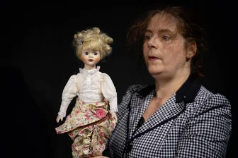 Annabergs Theaterzauber: Wenn Märchen modern werden - Das Figurentheater Frieda Friedemann gastiert mit „Dornrose will ´ne Hose“ in Annaberg.