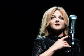 Annett Louisan vor Jubiläumstour: Die „Kindfrau“ von einst ist erwachsen geworden - Auch nach 20 Jahren steigen die Alben von Annett Louisan regelmäßig einstellig in den deutschen Charts ein. Bei Spotify hat die 47-Jährige stabil mehr als eine halbe Million Follower. Im September tritt sie bei ihrer Jubiläumstour in Leipzig, Dresden, Erfurt und Halle (Saale) auf.