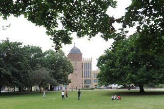 Anrainer beklagen Zustände im Stadthallenpark -