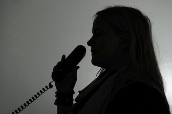 Anruf angeblich von Europol: Stadtsprecherin von Aue-Bad Schlema wehrt Betrüger ab - Die Stadtsprecherin von Aue-Bad Schlema hat mutmaßliche Telefonbetrüger abblitzen lassen.