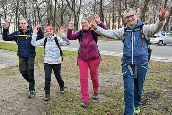 Anspruchsvolle Tour durch das Vogtland - Kurz vor dem Zieleinlauf in Falkenstein: Markus Bauer (von links) aus Berlin, Mandy Geske aus Markneukirchen, Ines Mieth aus Jahnsdorf und Ralf-Jürgen Kalow aus Potsdam. 