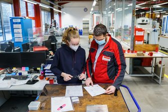 Die Beschäftigungsquote von Frauen ist in Chemnitz im Vergleich zum Vorjahr um 0,1 Prozent auf 63 Prozent gestiegen.
