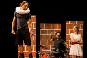 Antigone, warum hast Du nicht Ja gesagt? - Antigone ist jung. Antigone ist klug. Warum sagt sie Nein?