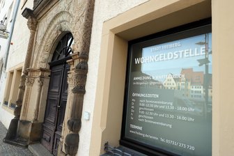 Antragsstau bei Wohngeldstelle Freiberg: Warum man monatelang auf einen Bescheid warten muss - Die Wohngeldstelle am Freiberger Obermarkt. Derzeit dauern die Antragsvorgänge ungewöhnlich lang.