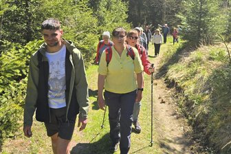 Anwandern am Kammweg im Erzgebirge lockt 126 Wanderer nach Neuhausen - Die Frühjahrswanderwoche in Neuhausen und Umgebung wurde am 1. Mai mit drei Touren eröffnet.