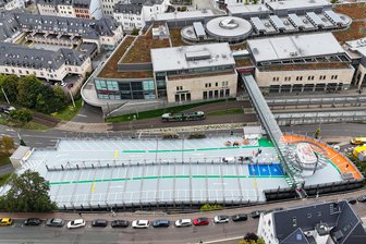 Anwohner atmen auf: Lärm- und schmutzintensive Bauarbeiten am Parkhaus der Stadt-Galerie in Plauen endlich beendet - Das Parkdeck des Hradschin-Parkhauses ist modernisiert worden.