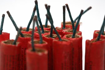 Anwohner geht nach Feuerwerkslärm auf die Straße: Chemnitzer Gericht urteilt über Schlägerei in Gablenz - Böller und eine kurze Zündschnur führten unweit des Gablenz-Centers zu einer Schlägerei.
