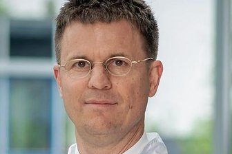 Anzahl der Infektionen mit RS-Virus steigt in Mittelsachsen weiter - Dr. Ulrich Zügge, Chefarzt Kinder- und Jugendmedizin am  Kreiskrankenhaus Freiberg.