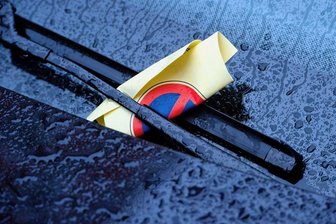 Anzahl der Knöllchen für Falschparker in Reichenbach halbiert - Die Anzahl geahndeter Parkverstöße in Reichenbach hat sich 2022 von 8856 auf 4362 mehr als halbiert. Woran lag das?