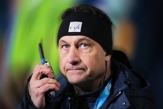 Anzugskandal im Skispringen: Das sagt FIS-Renndirektor Sandro Pertile zu den bevorstehenden Reformen – eine Betrachtung - FIS-Renndirektor Sandro Pertile war in dieser Skisprungsaison vor allem als Krisenmanager gefragt.