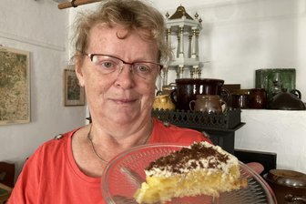 Apfeltorte schmeckt wie Urlaub in Schweden: Vogtländerin empfiehlt kinderleichtes Rezept - Petra Prüfer liebt Schwedische Apfeltorte und bäckt sie gern auch für andere.