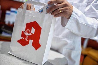 Apothekerprotest in Chemnitz und im Chemnitzer Umland: Wo bekommt man am Mittwoch Medikamente? - Am 14. Juni bleiben die Apotheken deutschlandweit geschlossen. Der Grund ist ein Protesttag, der auf Missstände in der Medikamentenversorgung aufmerksam machen soll.