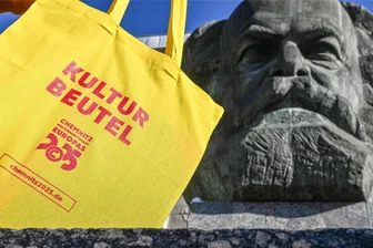 Apropos Kulturhauptstadt: Was zwei Umfragen über Chemnitz 2025 verraten - Die Kulturhauptstadt zum Mitnehmen gibt es längst, doch nicht alle Chemnitzerinnen und Chemnitzer fühlen sich mitgenommen.