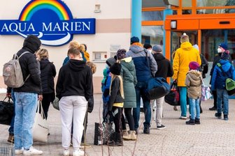 Aqua Marien soll eine neue Rutschenlandschaft erhalten - Trotz 2G-plus-Regel registrierte das Aqua Marien seit seiner Wiedereröffnung Mitte Januar mehr als 12.000 Besucher.Da aktuell nur 650 Gäste zeitgleich ins Freizeitbad dürfen, kommt es an stark frequentierten Tagen mitunter zuWartezeiten. Der Betreiber treibt derweil die Umbaupläne voran. 