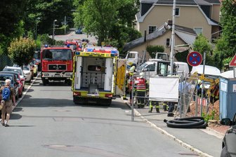 Arbeiter auf Baustelle in Aue verschüttet - 