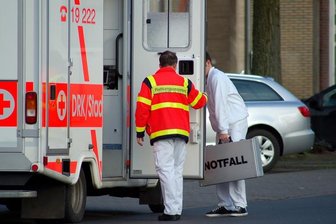 Arbeiter stürzt in leere Güllegrube -