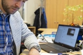 Arbeitgeber halten am Infektionsschutz fest - Coronatests am Arbeitsplatz zählen bei der Firma IMM zum Alltag, und das wird vorerst so bleiben.