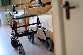 Arbeitgeber sehen bessere Personalausstattung in der Pflege - 
