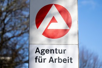 Arbeitsagentur im Vogtland: Firmen melden deutlich weniger freie Stellen - neuer Tiefstand erreicht - Die Agentur für Arbeit sieht sich mit wachsender Arbeitslosigkeit konfrontiert.