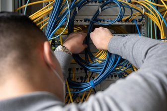 Arbeitsbedingungen in Sachsen: Fast jeder zweite glaubt, nicht bis zur Rente durchzuhalten - Facharbeiter in Sachsen sind deutlich unzufriedener als ihre Kollegen in ähnlichen Berufen im Rest von Deutschland.
