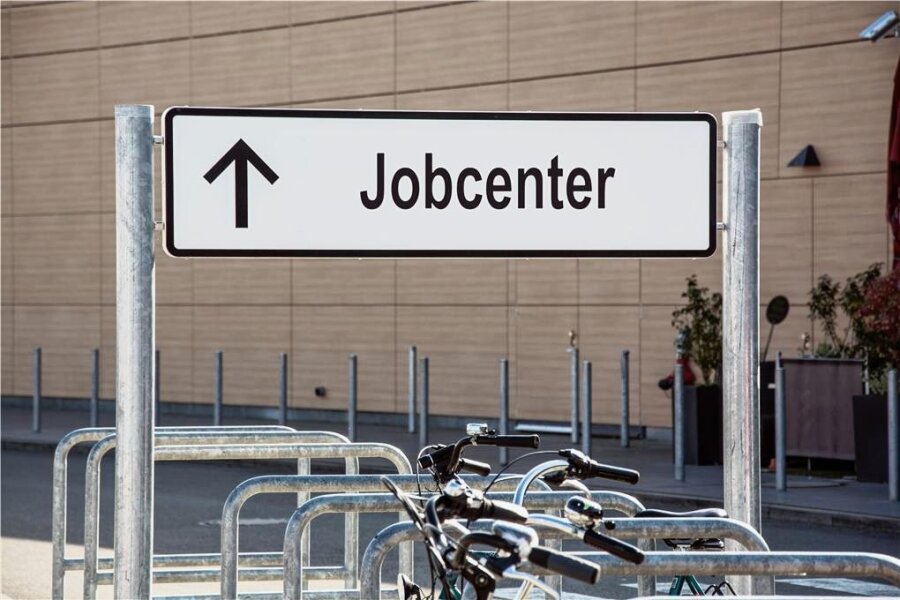 Arbeitslosigkeit in Chemnitz geht erstmals in diesem Jahr zurück - Erstmals 2023 ist die Arbeitslosigkeit in Chemnitz gesunken. 