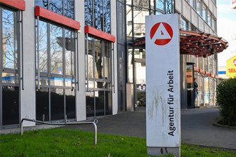 Arbeitslosigkeit in Chemnitz steigt deutlich - Die Arbeitsagentur an der Heinrich-Lorenz-Straße bietet Hilfe bei der Ausbildungssuche.