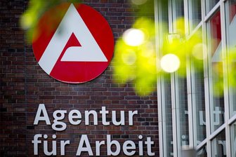 Arbeitsmarkt: Unternehmen zögern mit dem Besetzen von Stellen - Trotzdem weniger Arbeitslose im Vogtland - Die Zahl der Arbeitslosen ist im August im Vogtland zurückgegangen.