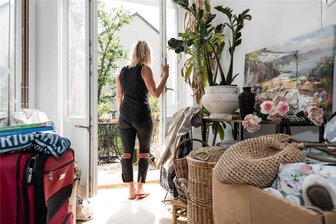 Arbeitsunfähig wegen Corona: "Long Covid hat mich mittellos gemacht" - Es gibt so viel zu tun, in der neuen Wohnung. Doch Annette Graf fehlt die Kraft dazu. Long Covid hat ihr alle Energie geraubt.
