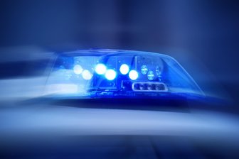 Arbeitsunfall in Hof: 21-Jähriger erliegt seinen Verletzungen - In Hof kam es am Montag zu einem tödlichen Arbeitsunfall.
