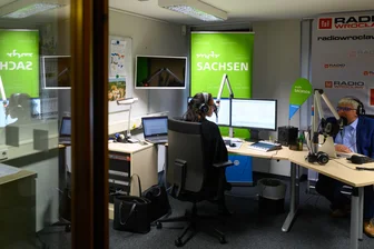 ARD-Radio nur für Alte: Wird auch beim MDR gespart? - Der MDR will über die nächste Beitragsperiode 2025 bis 2028 etwa 160 Millionen Euro weniger ausgeben.