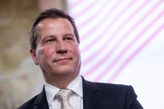 ARD spart durch Reform Millionen ein - MDR-Intendant Ralf Ludwig freut sich über Einsparungen.