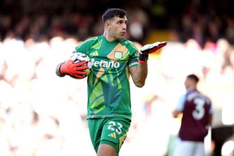 Argentiniens Trainer Scaloni lässt Martínez-Einsatz offen - Der Einsatz von Argentiniens Torwart Emiliano Martínez gegen Algerien ist noch offen. (Archivfoto)