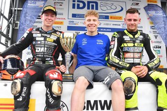 Arnsdorfer Motorradpilot baut DM-Führung in den Niederlanden aus - Das mittelsächsische Trio Kevin Orgis (l.) , Leon Orgis (M.) und Freddie Heinrich haben aus Assen viele Punkte mitgenommen. 