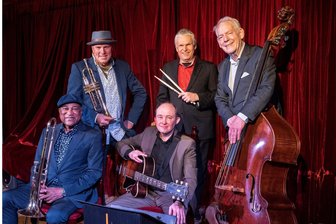 Artmontan-Kulturtage im Erzgebirge starten mit Dixieland ins letzte Konzertwochenende 2024 - Die Musiker der Hot Stuff Jazzband aus München gehören mittlerweile zu den Stammgästen auf der Artmontan-Bühne.