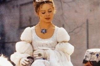 Aschenbrödel-Schauspielerin Libuše Šafránková ist tot - Die Schauspielerin Libuše Šafránková mit Pavel Trávníček im Film "Drei Haselnüsse für Aschenbrödel". 
