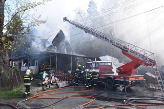 Asia-Markt in Flammen -