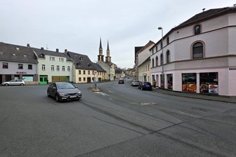 „Asphaltiertes Fußballfeld“: Dieser Platz im Vogtland fällt bei Stadtplanern durch - Während der Radverkehrsplanung geriet der Heppeplatz besonders ins Visier der Planer.
