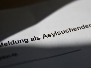 Asyl: Kreis richtet Notunterkunft ein -
