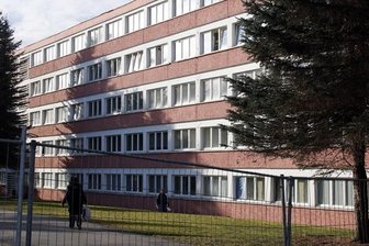 Asylbewerberunterkunft in Bernsdorf mit Steinen beworfen - Die Unterkunft der Sportschule an der Reichenhainer Straße.