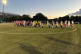 Athletic Sonnenberg und die Premiere im internationalen Fußball: Wenn eine Niederlage ziemlich egal ist - Das Spiel in Kopenhagen am Samstagabend sollte eigentlich im Osterbro Sadion (links) stattfinden, musste wegen Dauerregens zuvor aber auf einen Kunstrasen verlegt werden.